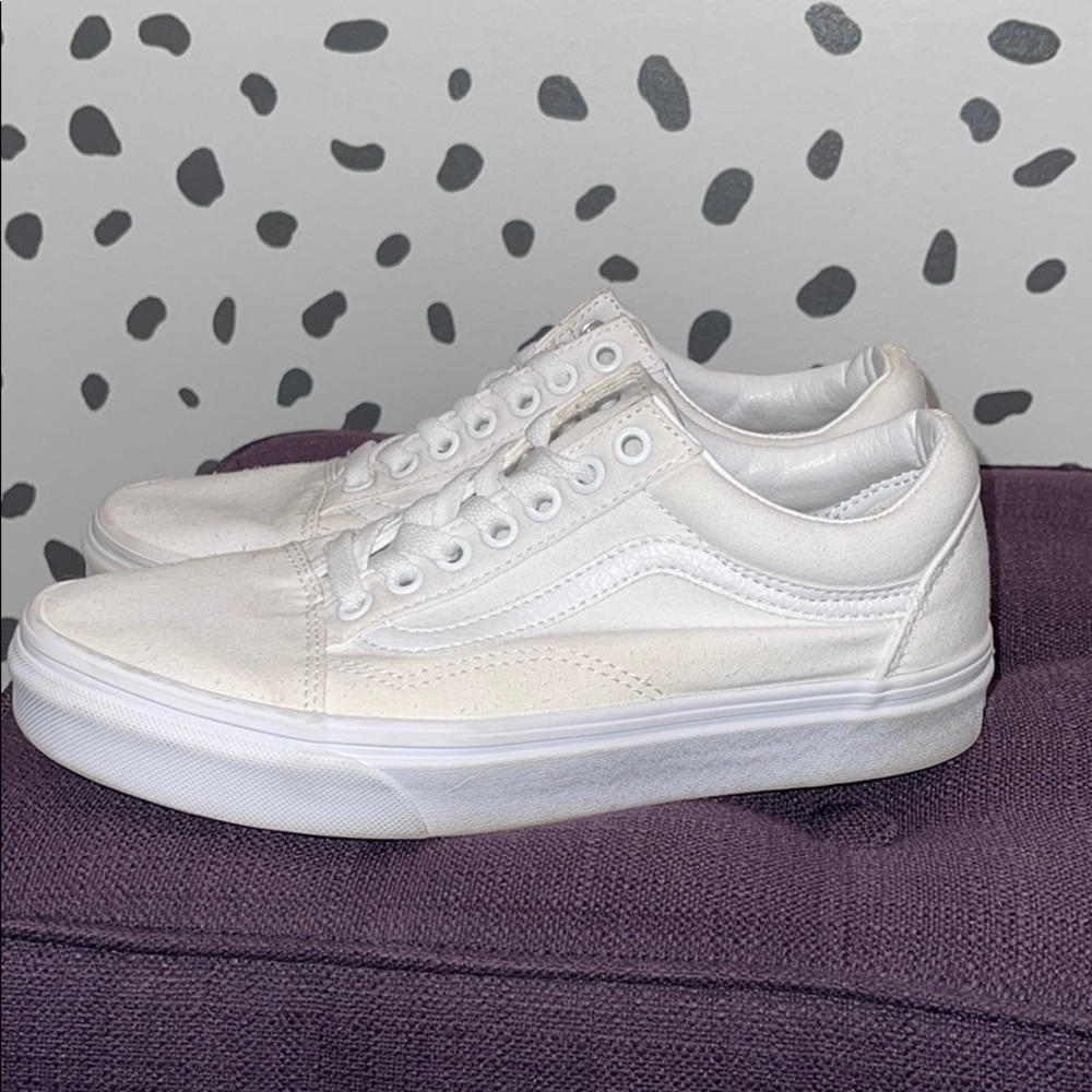 White lace Vans